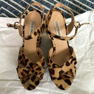Steve madden wedge cheeta print size 8